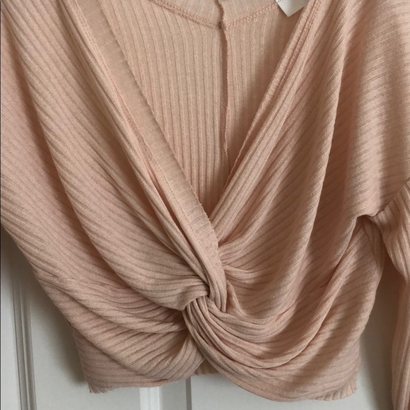 Pale pink crop top! - Picture 3 of 7